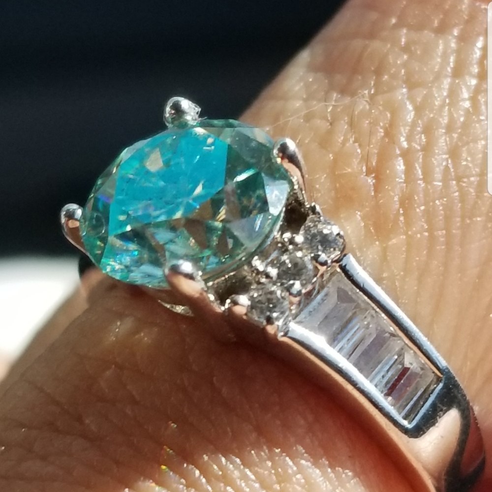 925 sterling silver 2.5 carat green color changing moissanite baguette ring - Picture 10 of 14
